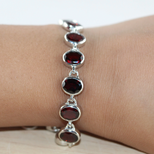 Minimalist Garnet Bracelet in Sterling Silver